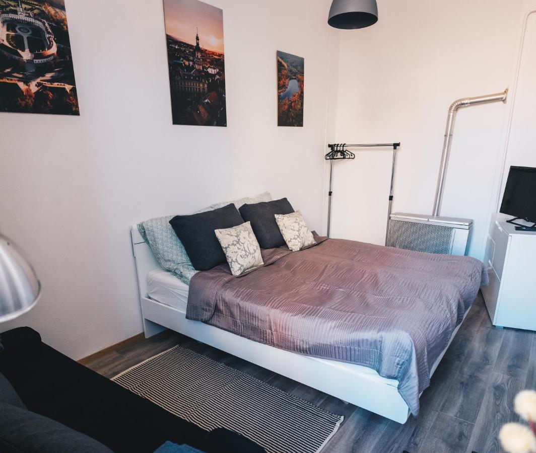 Studio77 Apartman Leilighet Sopron Eksteriør bilde